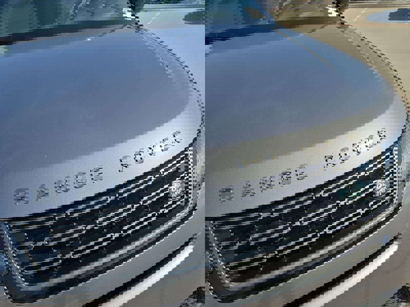 Used 2025 Land Rover Range Rover Evoque S image 11