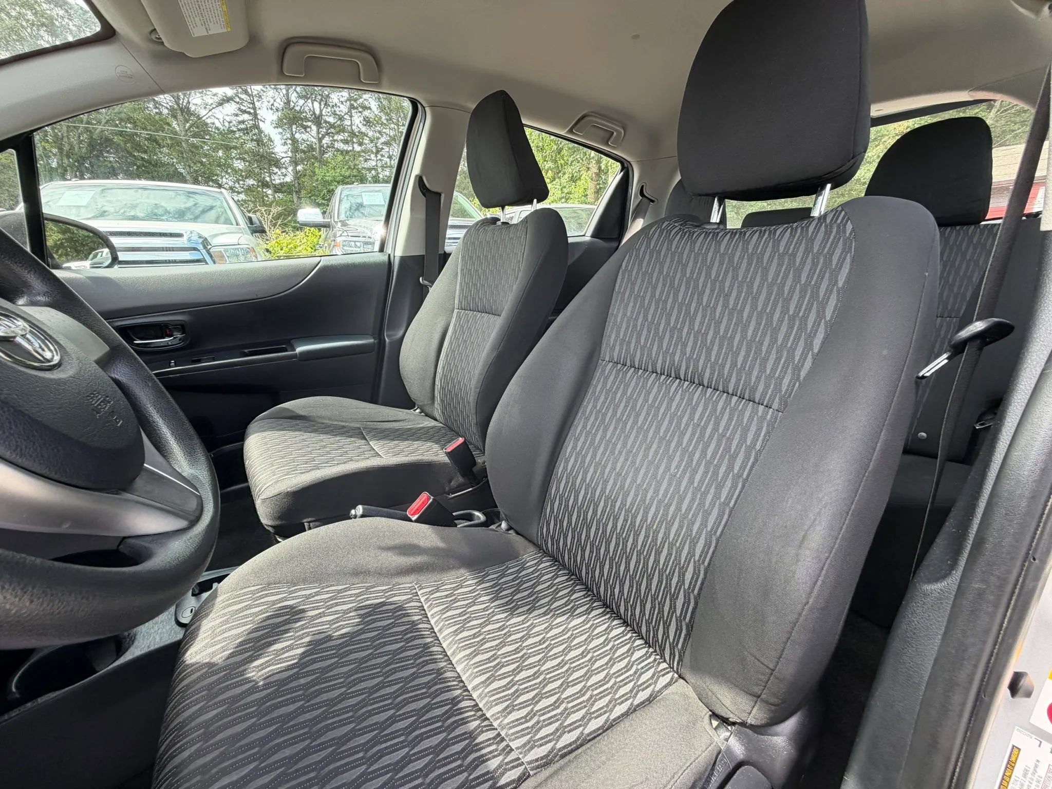 Used 2014 Toyota Yaris LE FWD image 13