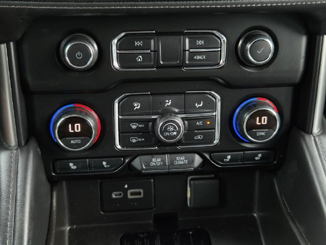 Used 2021 Chevrolet Suburban LT AWD/4WD image 17