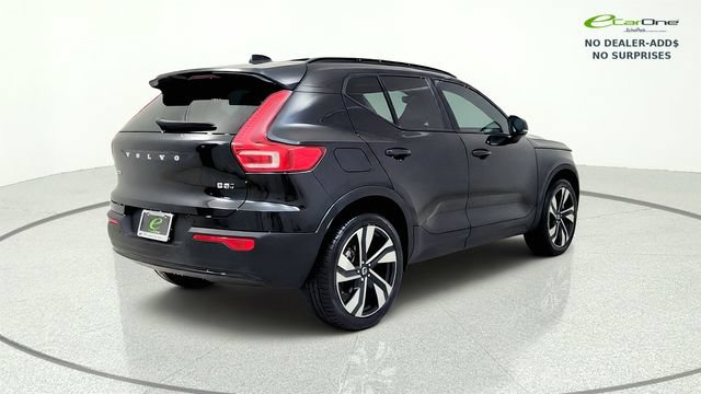 Used 2024 Volvo XC40 B5 Plus w/ Protection Package Premier AWD/4WD image 8