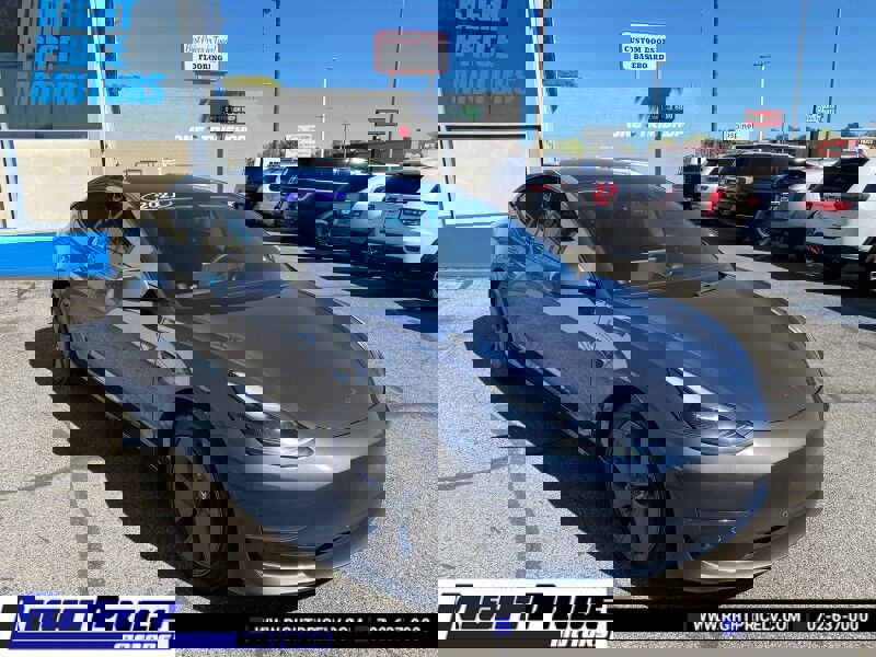 Used 2021 Tesla Model 3 Standard Range Plus image 8