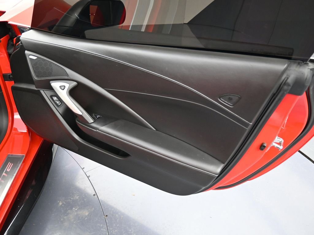 Used 2015 Chevrolet Corvette Z06 w/ 3LZ Preferred Equipment Group RWD image 20