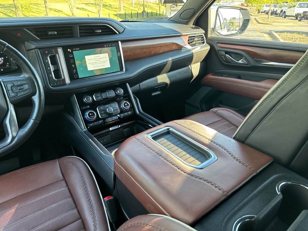 Used 2023 GMC Yukon XL Denali Ultimate AWD/4WD image 31