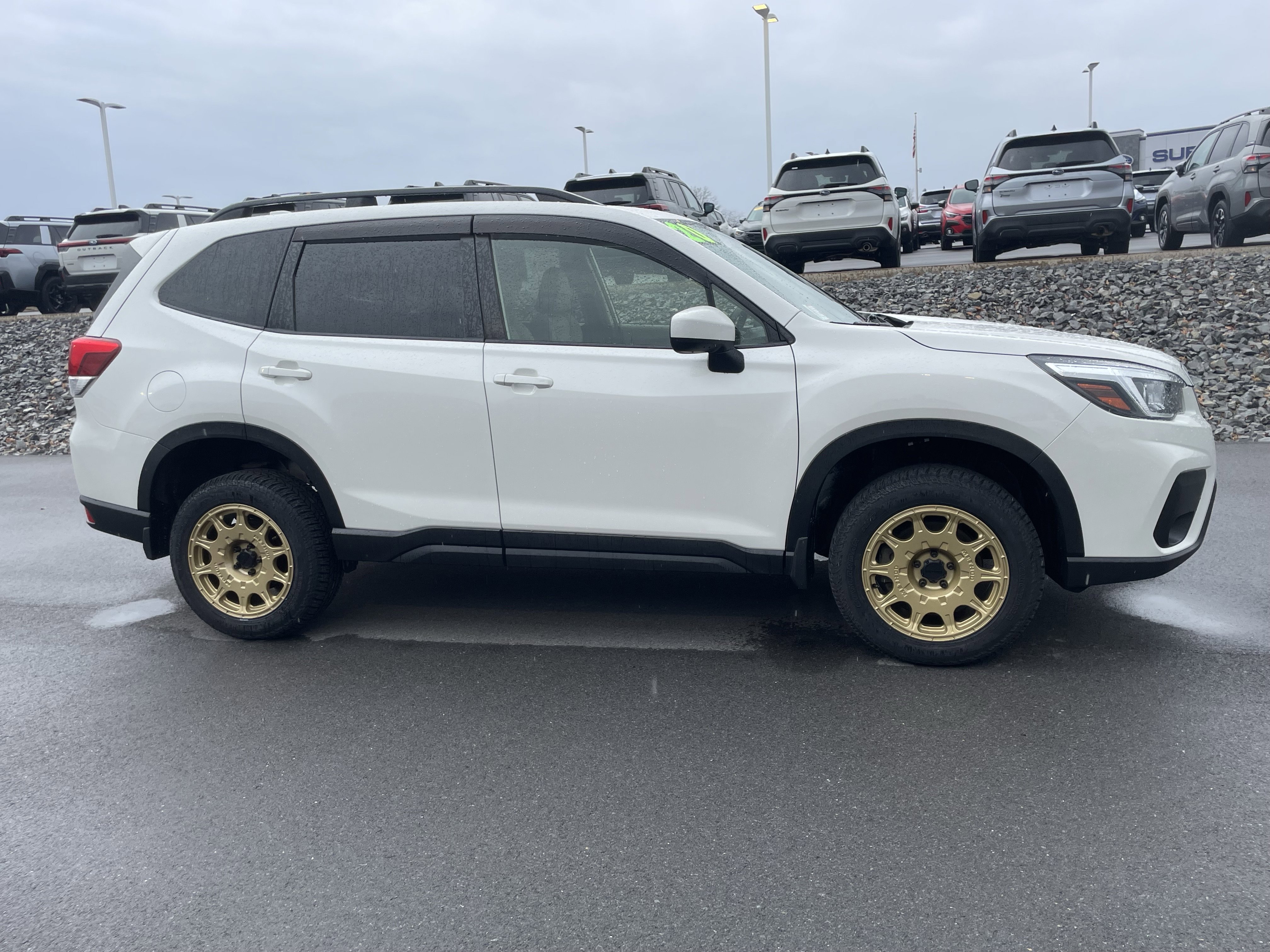 Used 2020 Subaru Forester Premium image 2