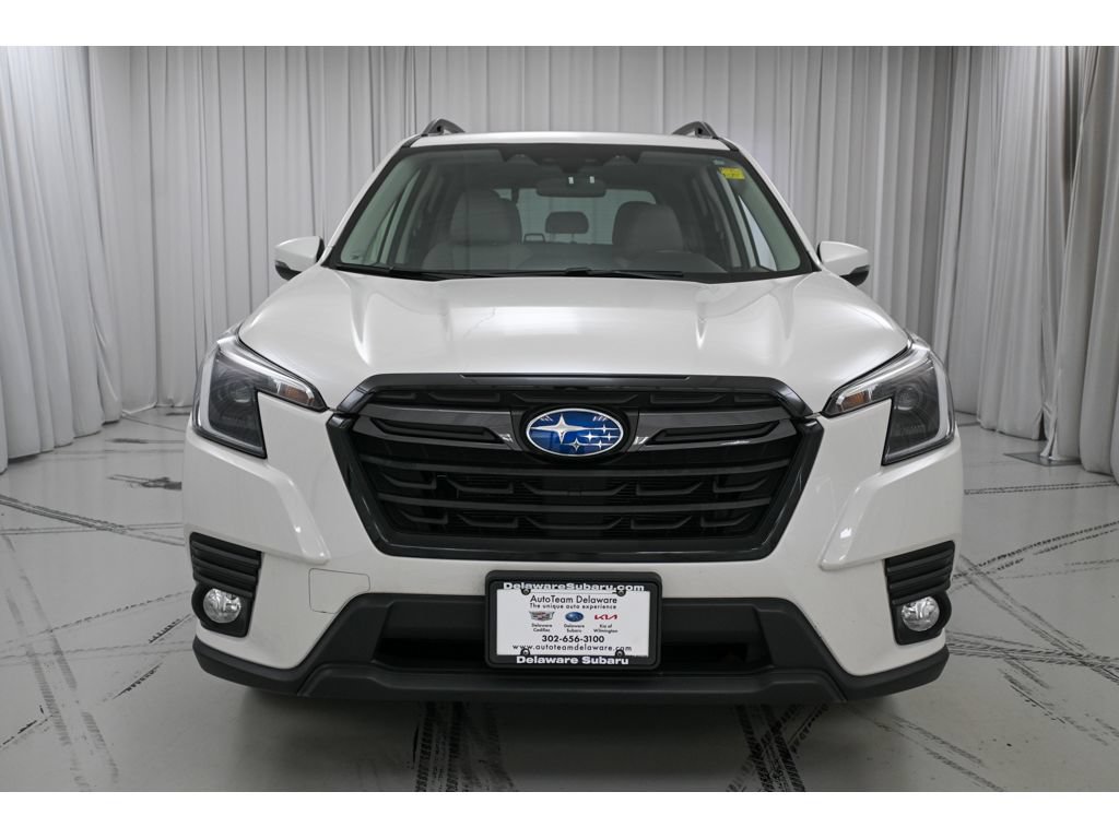 Used 2023 Subaru Forester Limited AWD/4WD image 3