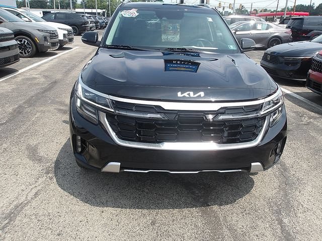Used 2024 Kia Seltos SX AWD/4WD image 2
