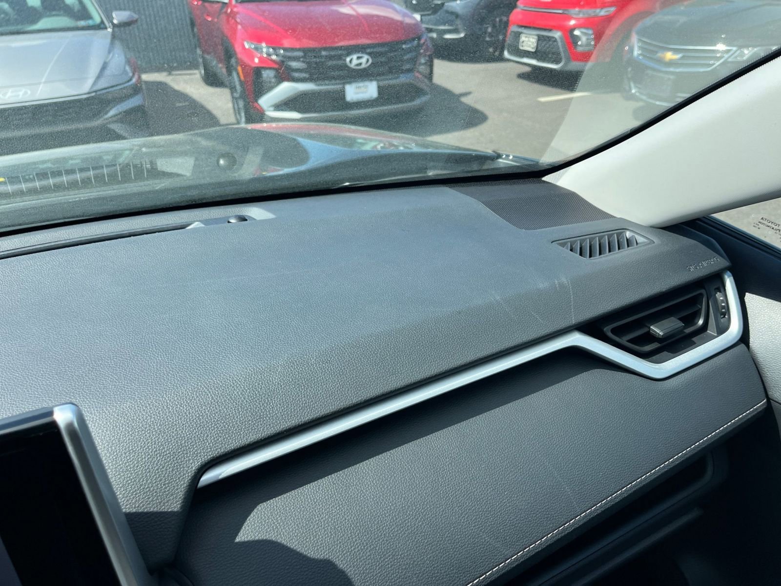 Used 2025 Toyota RAV4 XLE w/ Weather Package image 35