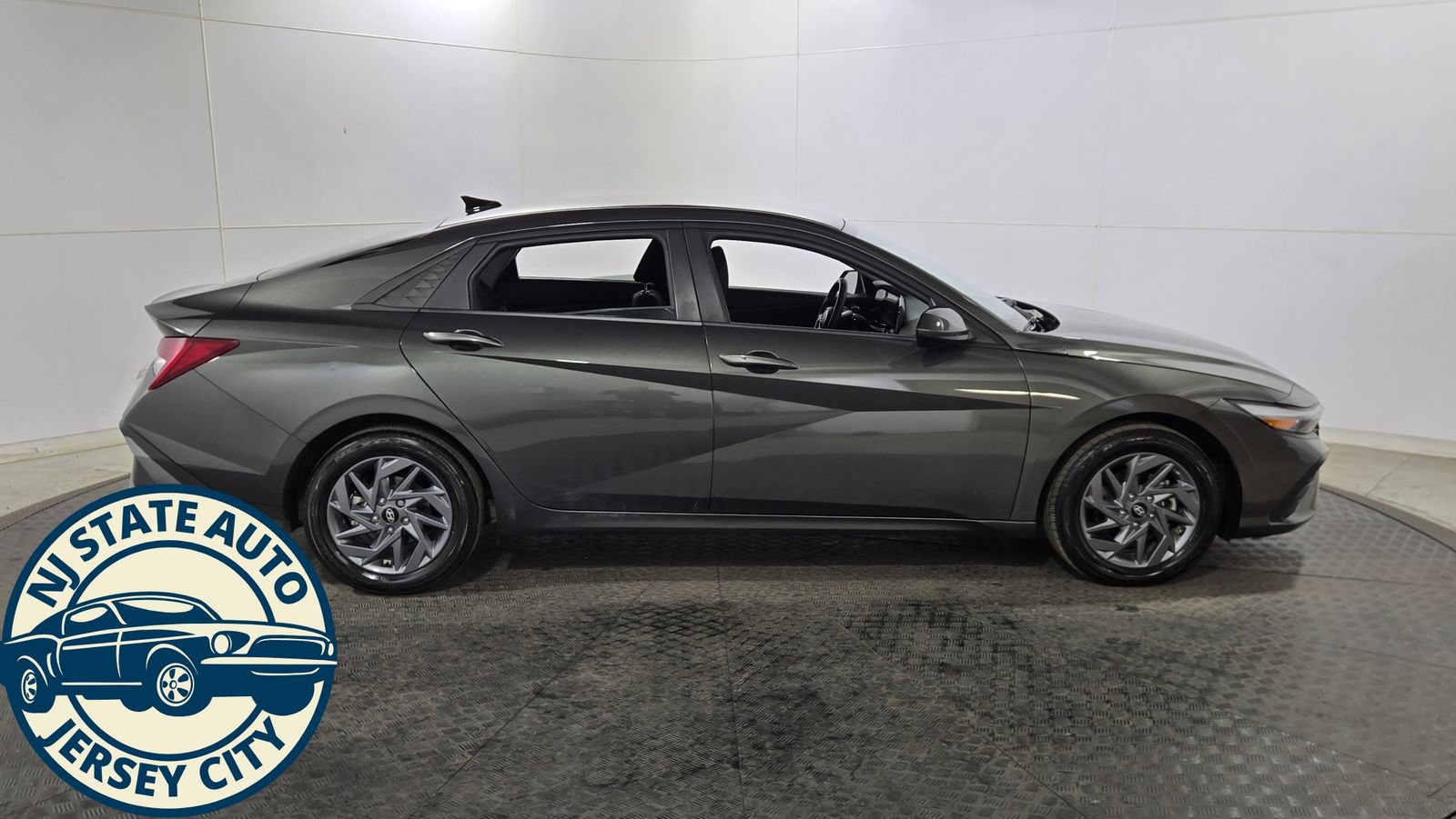 Used 2024 Hyundai Elantra Blue FWD image 7