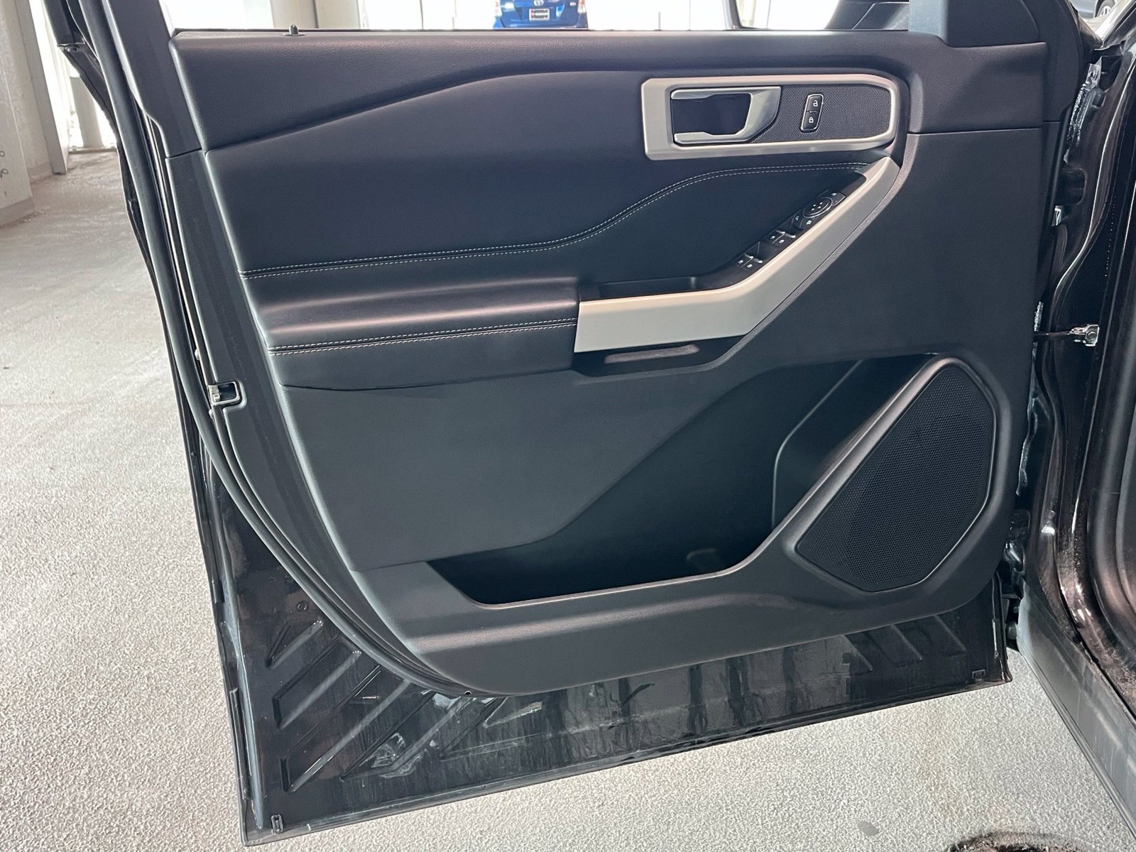 Used 2021 Ford Explorer XLT AWD/4WD image 15