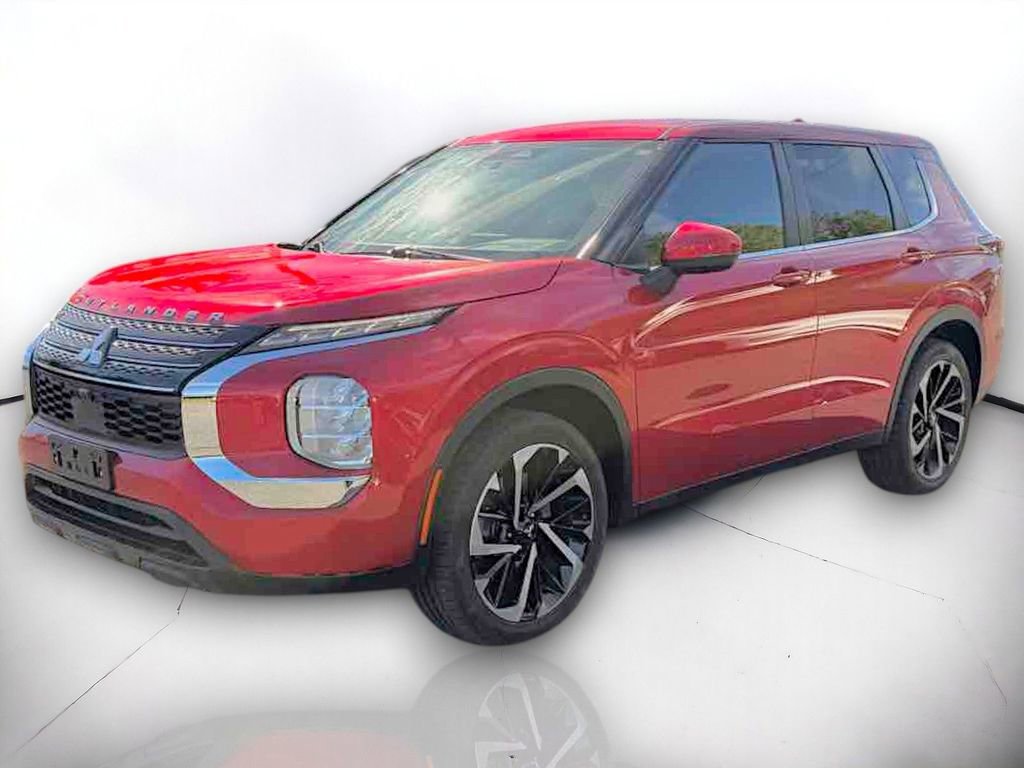 Used 2022 Mitsubishi Outlander ES image 2