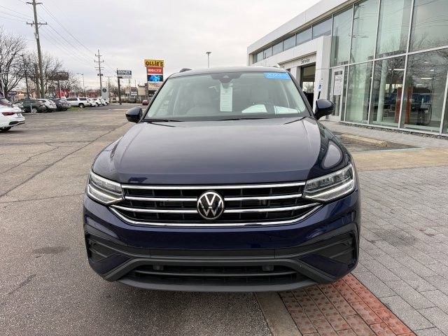 Certified 2023 Volkswagen Tiguan SE image 2