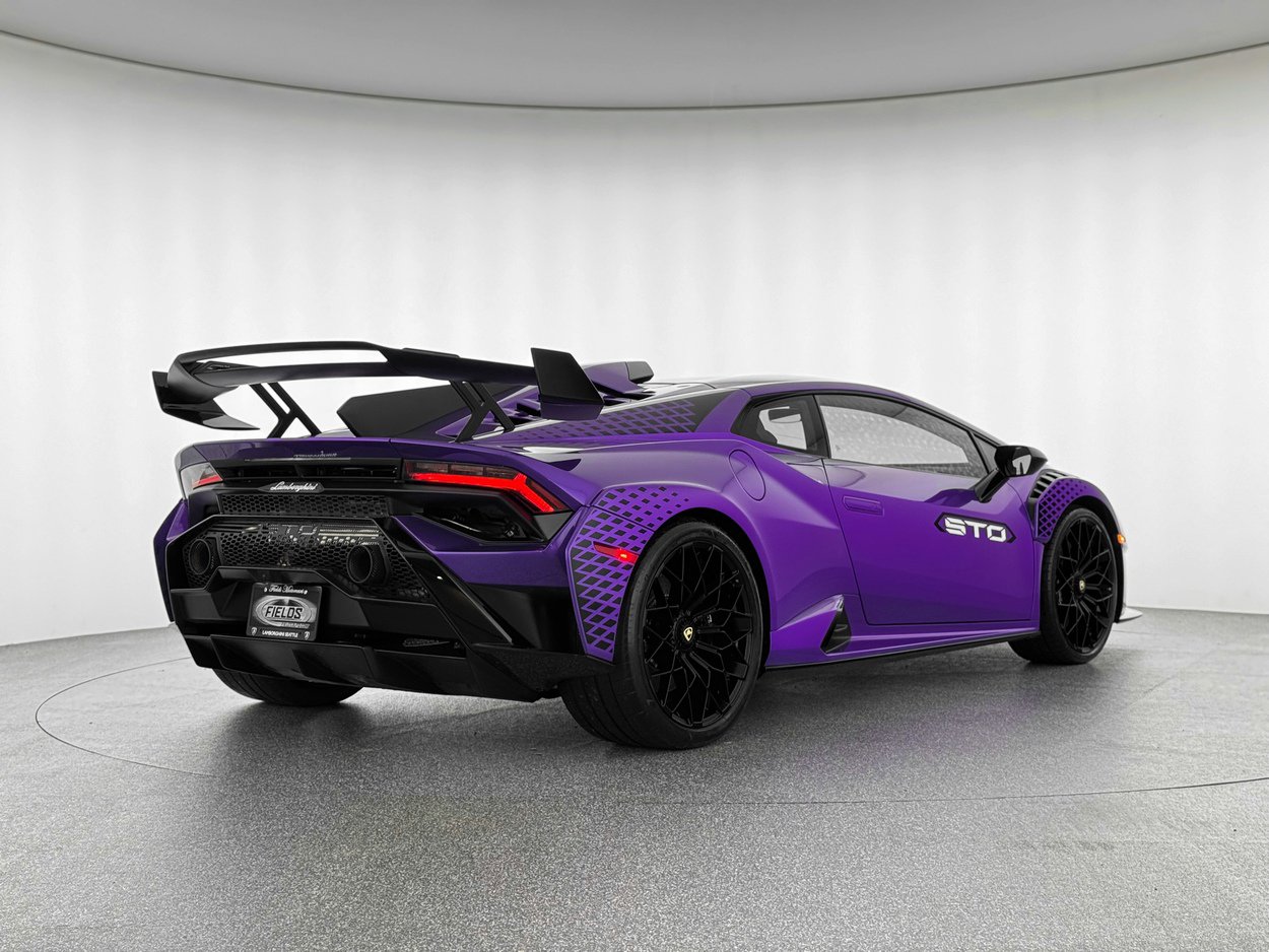 Used 2023 Lamborghini Huracan STO image 6