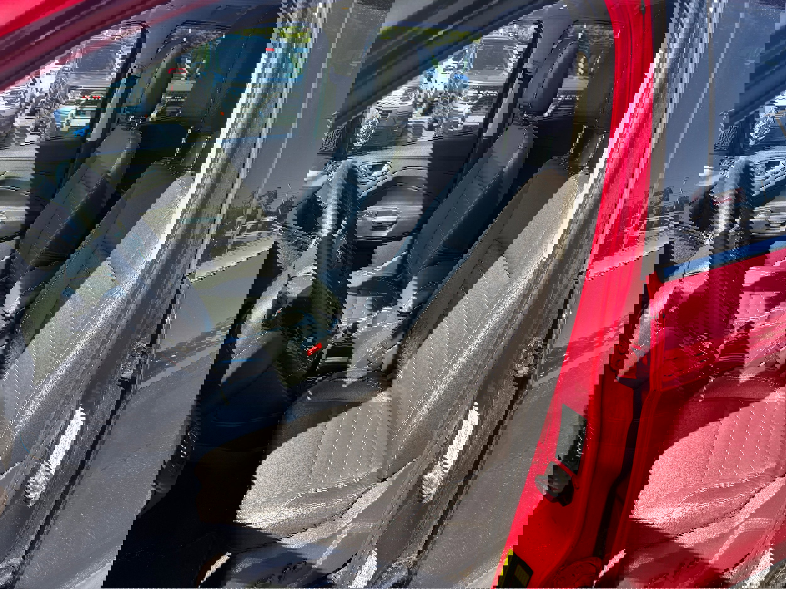 Used 2014 Ford Escape Titanium w/ Equipment Group 401A image 17