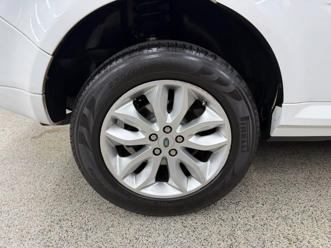 Used 2011 Land Rover LR2 HSE AWD/4WD image 36