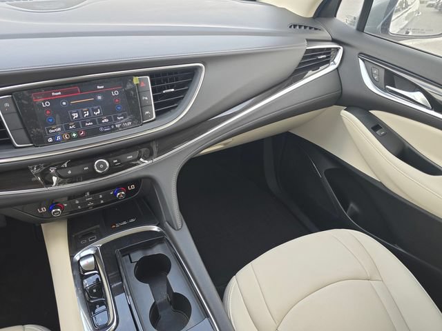 Used 2023 Buick Enclave Essence w/ Sport Touring Edition FWD image 18