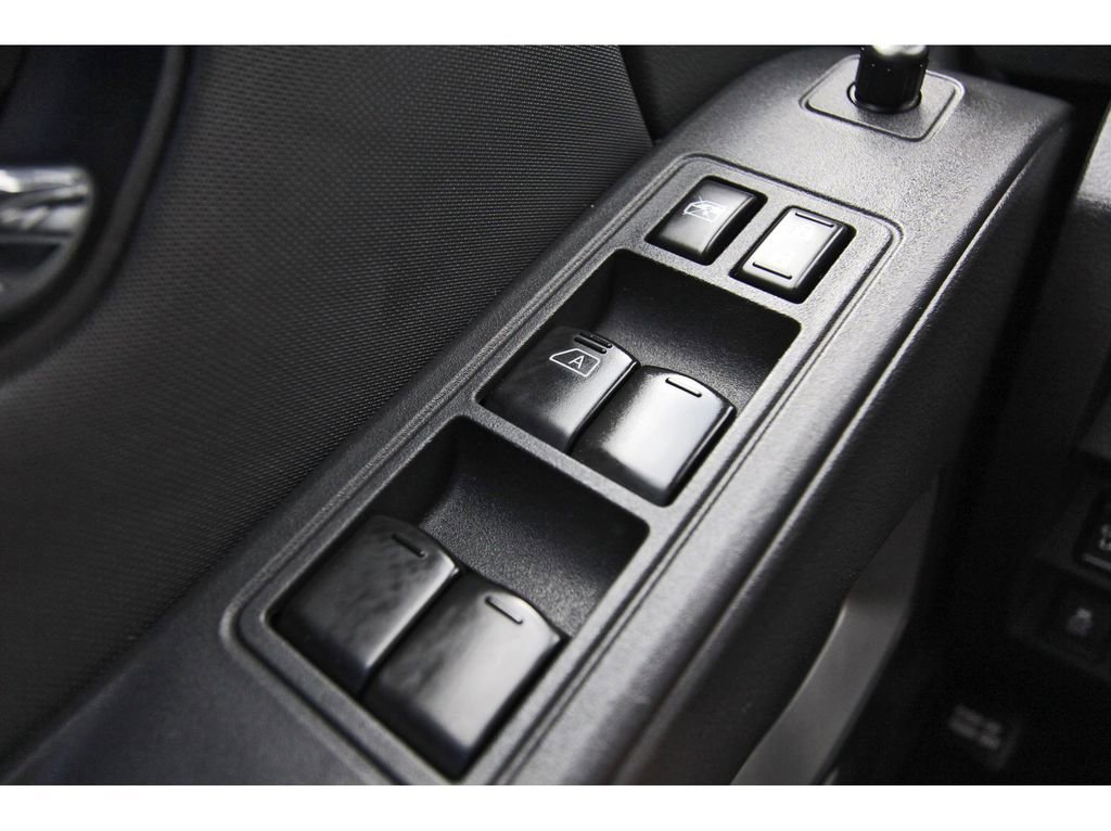 Used 2022 Nissan Frontier SV image 19