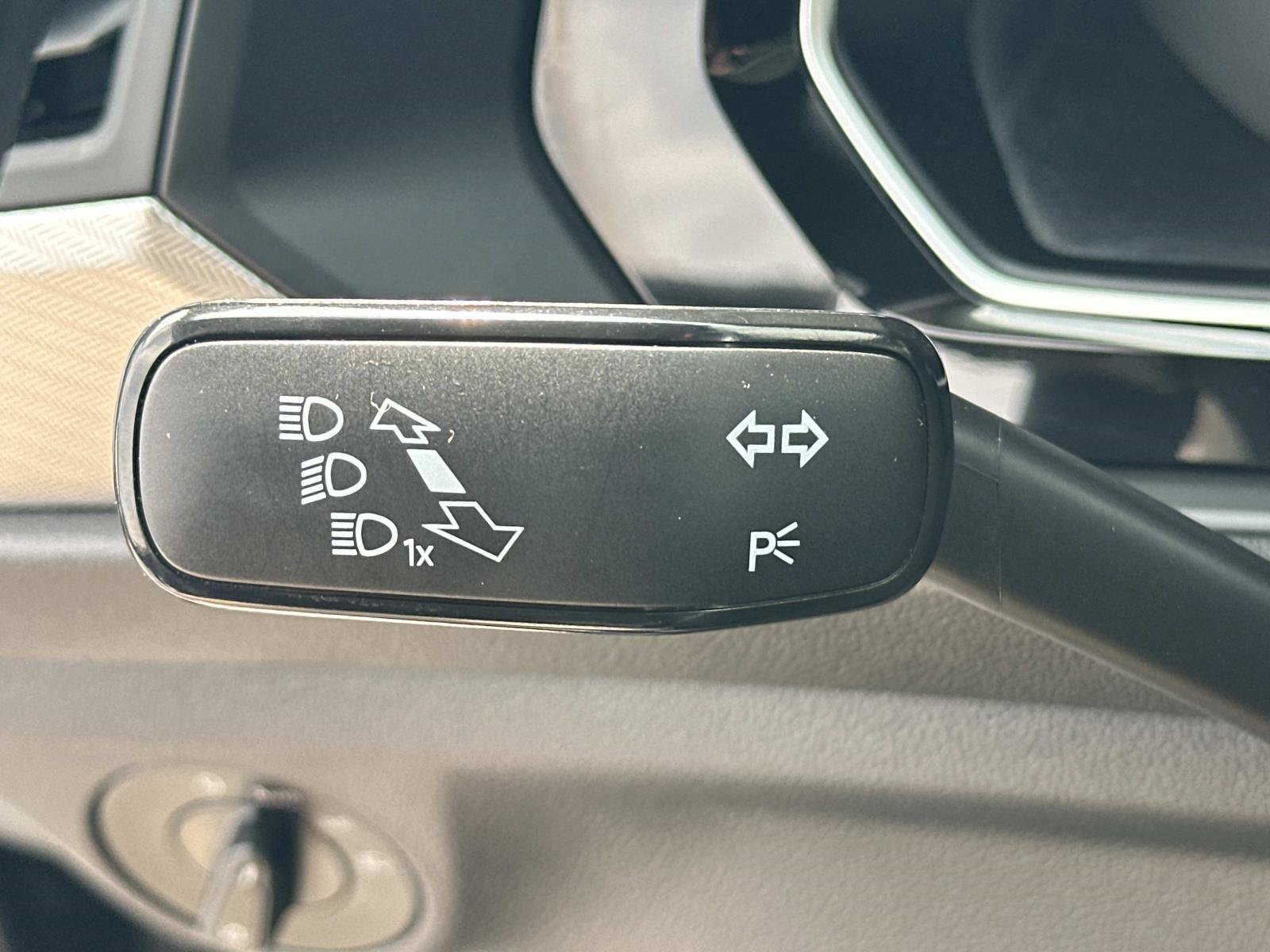 Used 2020 Volkswagen Jetta SE FWD image 19
