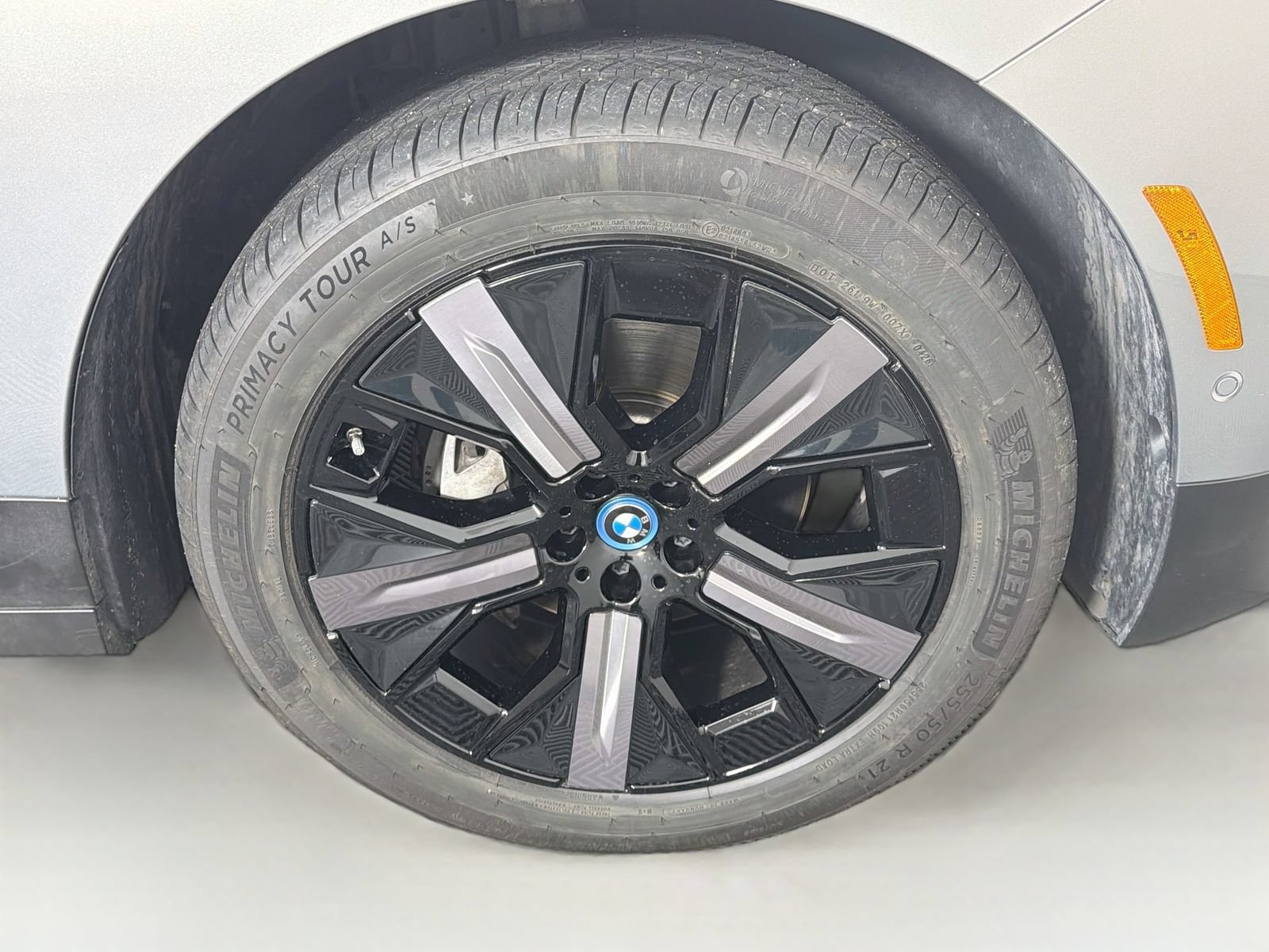 Certified 2024 BMW iX xDrive50 w/ Premium Package AWD/4WD image 35