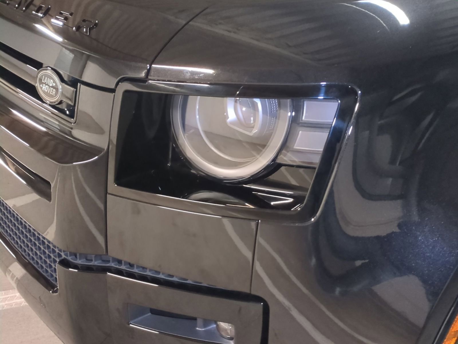 New 2026 Land Rover Defender 110 X-Dynamic SE image 10