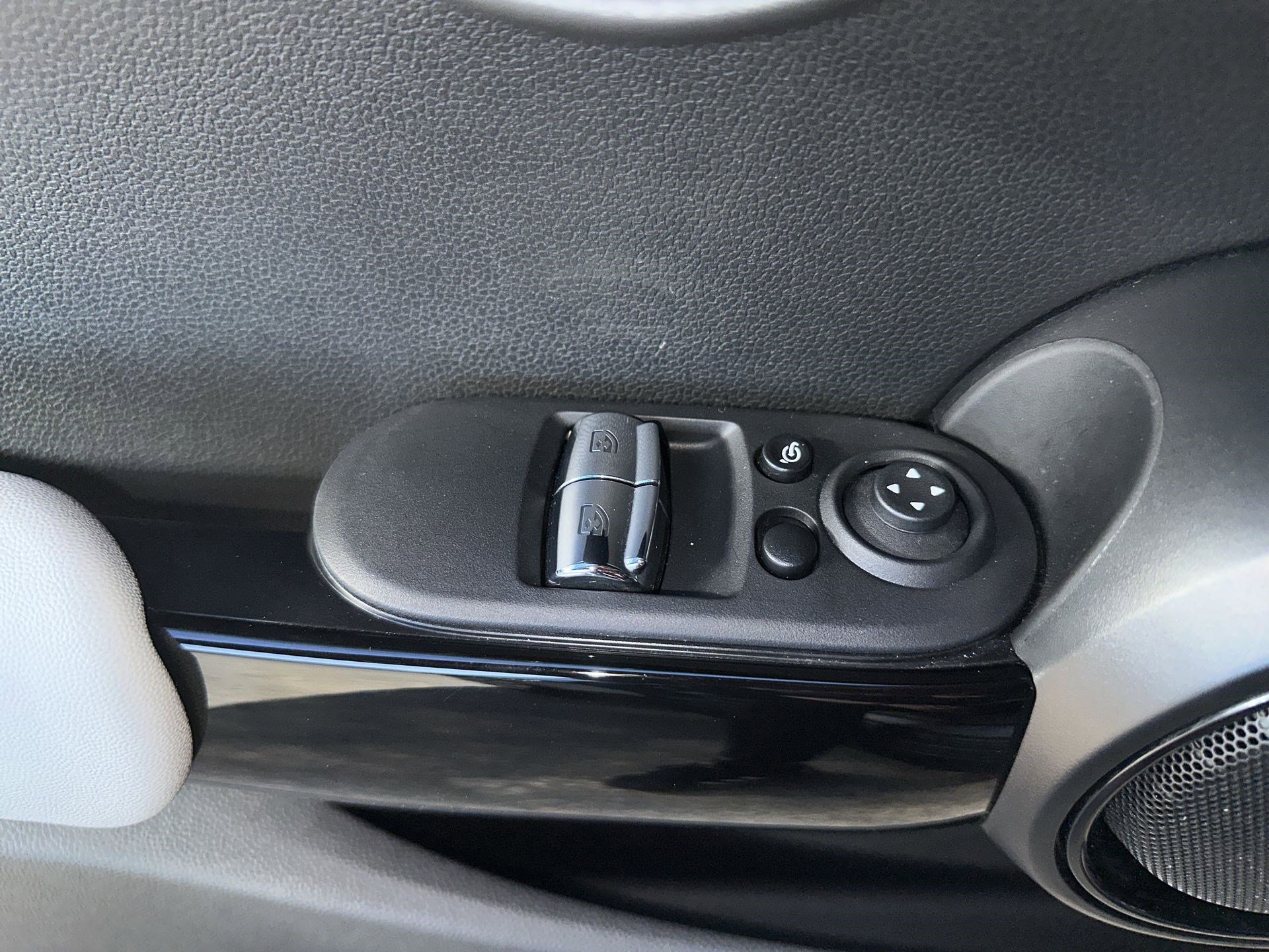 Used 2023 MINI Cooper SE image 15