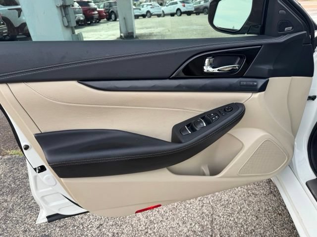 Used 2023 Nissan Maxima Platinum w/ Sport Mat Group FWD image 21