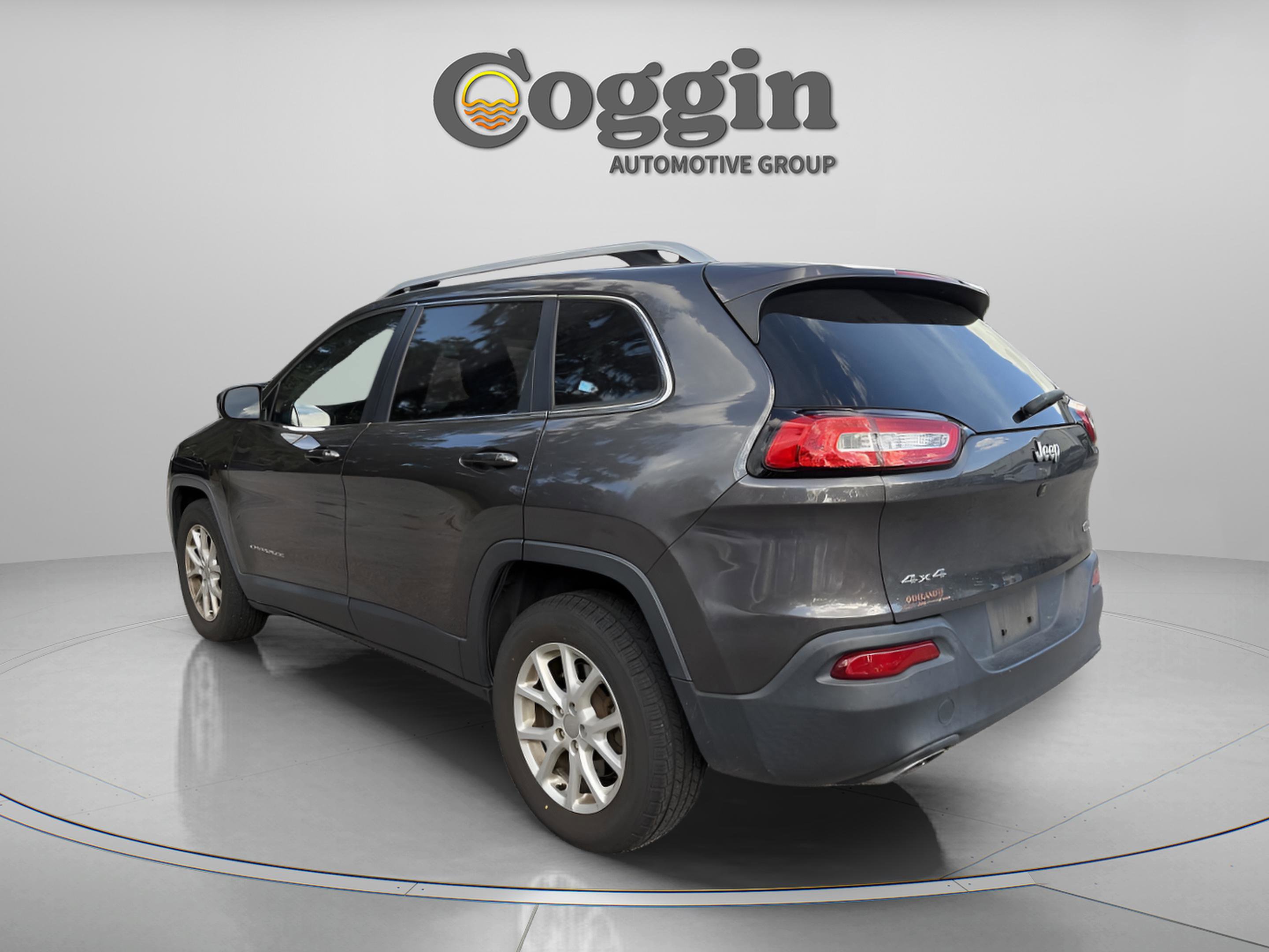 Used 2016 Jeep Cherokee Latitude w/ Cold Weather Group image 3