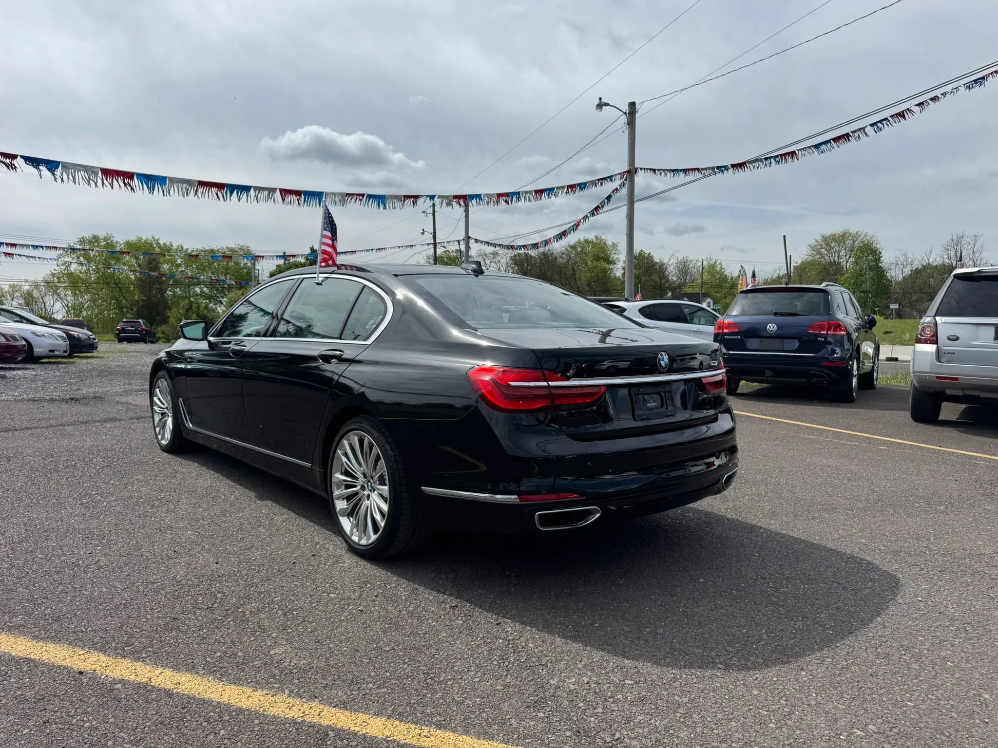 Used 2016 BMW 750i RWD image 4