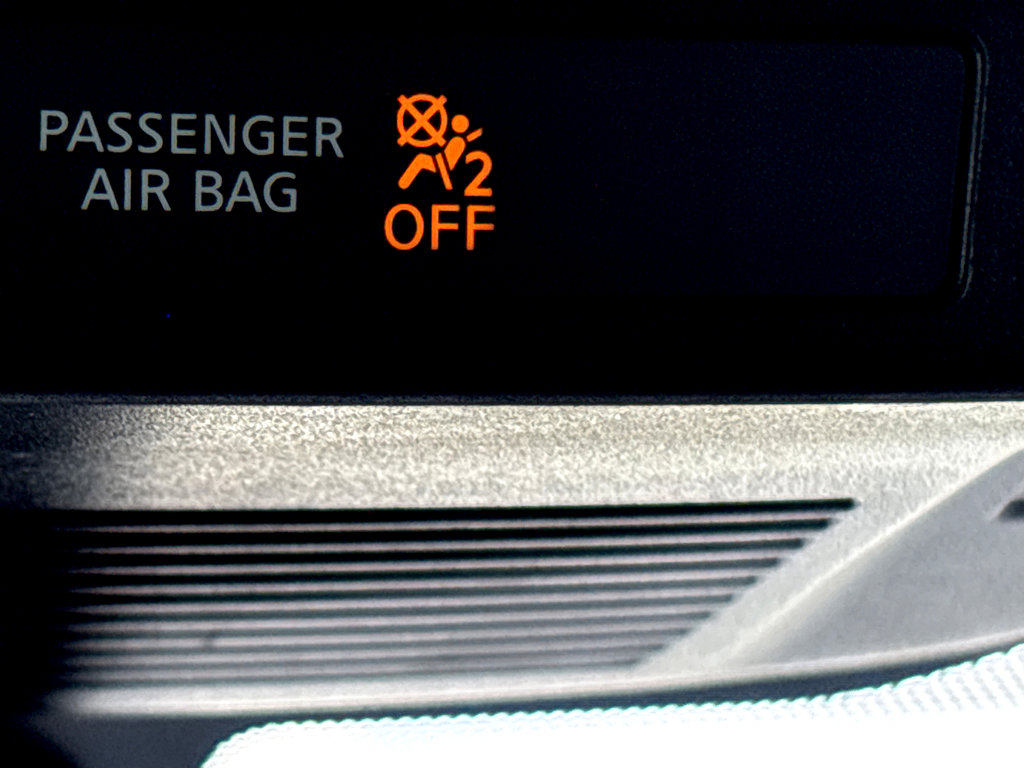 Used 2024 Nissan Rogue SV FWD image 23