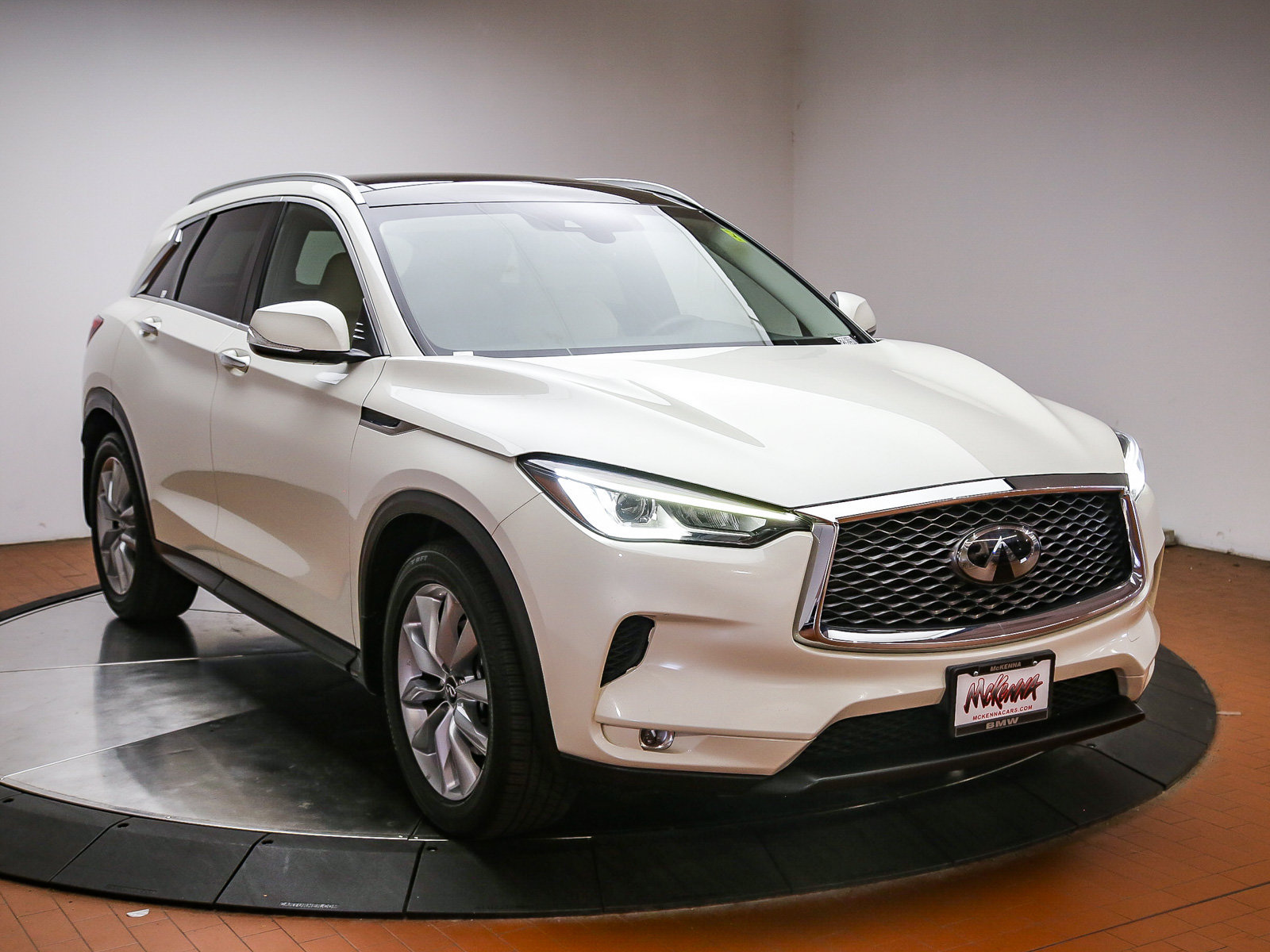 Used 2022 INFINITI QX50 Luxe FWD image 3
