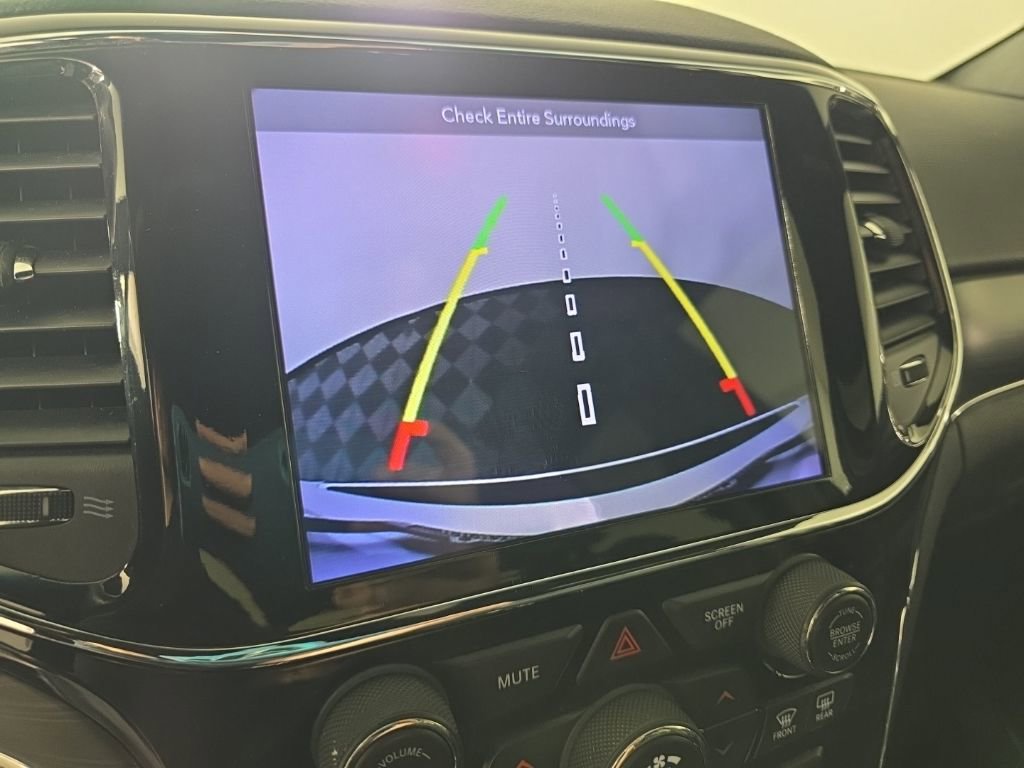 Used 2019 Jeep Grand Cherokee Limited image 18