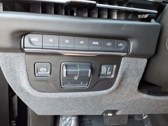 Used 2025 Cadillac Escalade Sport Platinum w/ LPO, ONYX Package image 30