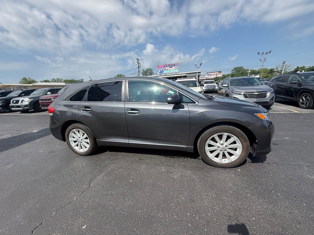 Used 2011 Toyota Venza w/ Comfort Pkg FWD image 2