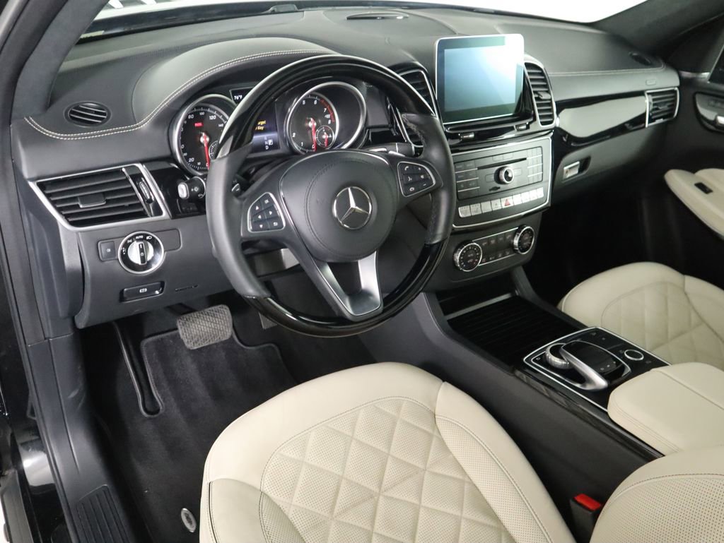 Used 2017 Mercedes-Benz GLS 550 4MATIC image 9