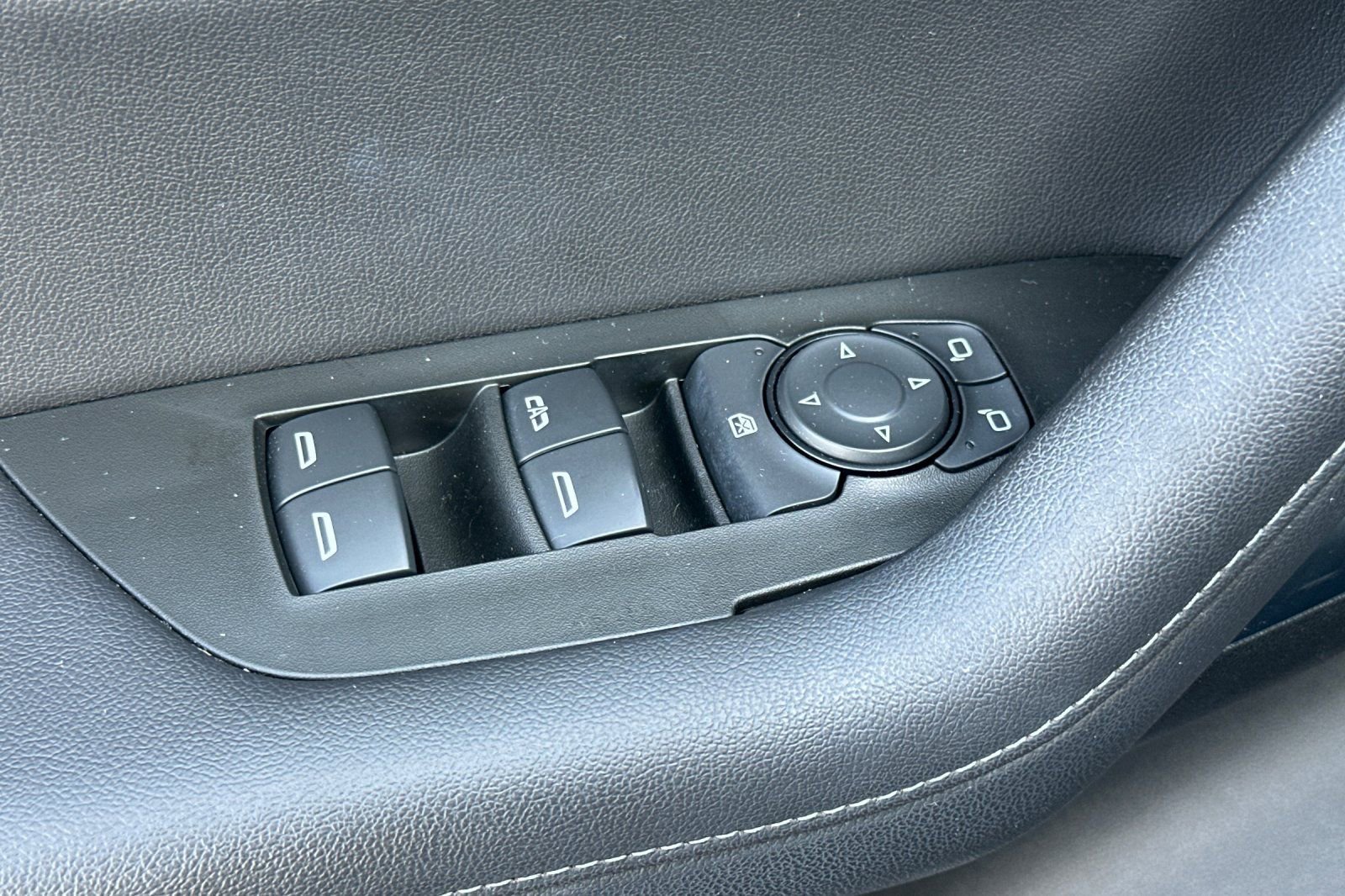 Used 2021 Chevrolet Blazer LT image 13