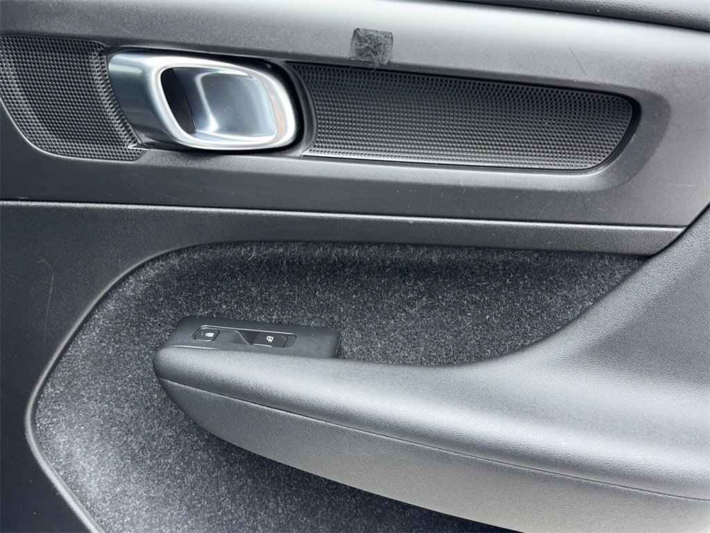 Used 2019 Volvo XC40 T5 R-Design image 51