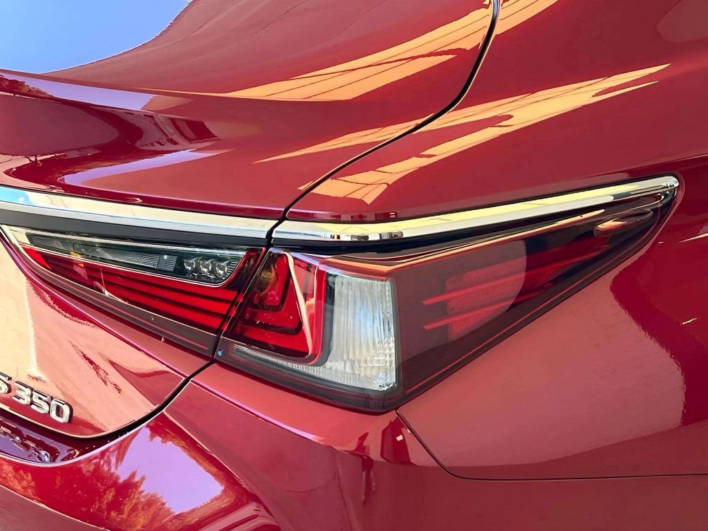 Used 2025 Lexus ES 350 w/ Premium Package image 36