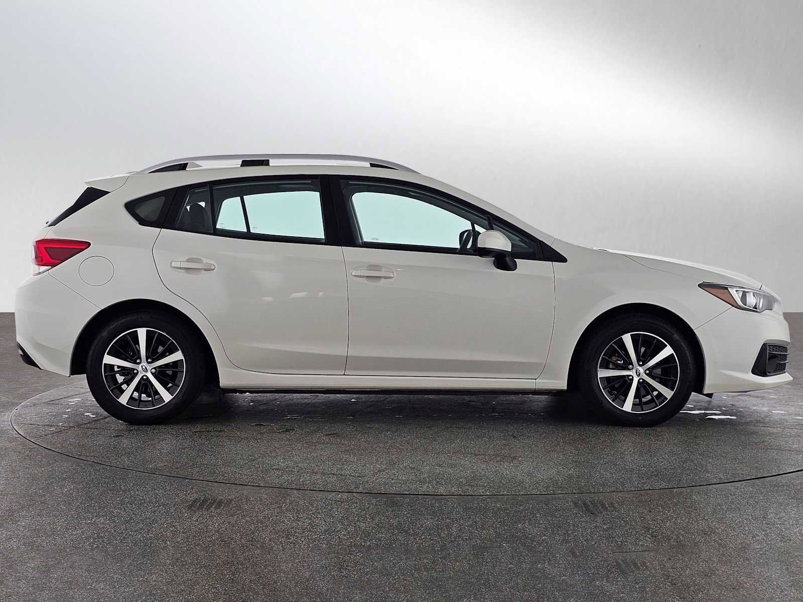 Used 2023 Subaru Impreza Premium image 2