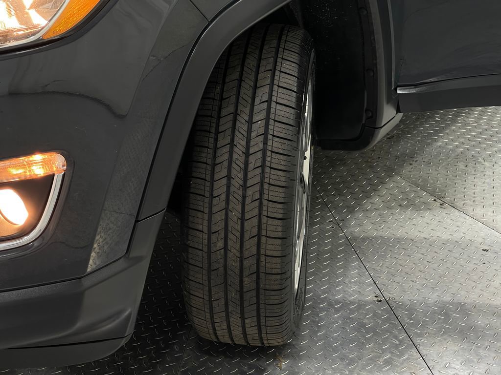 Used 2018 Jeep Compass Limited image 33