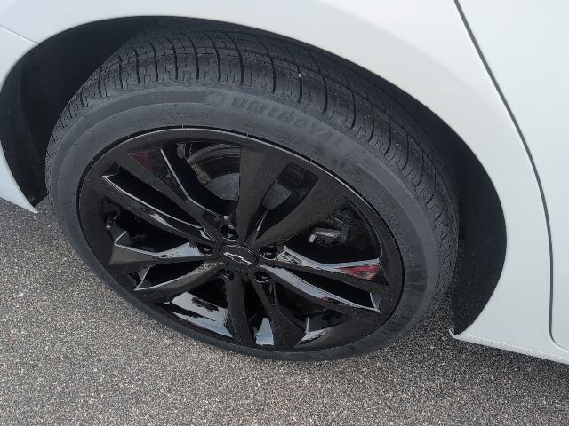 Used 2024 Chevrolet Malibu LT w/ Sport Edition FWD image 13
