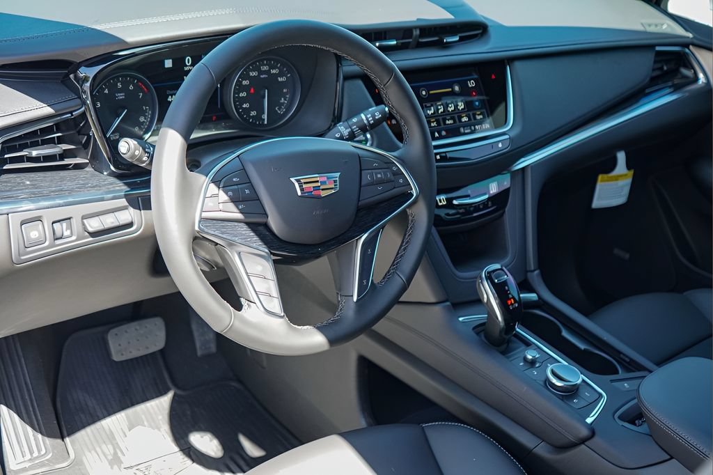 New 2026 Cadillac XT5 Premium Luxury w/ LPO, ONYX Package FWD image 9