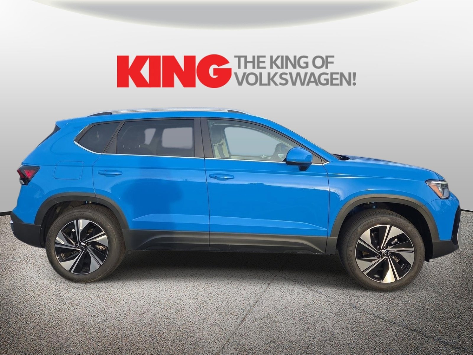 New 2026 Volkswagen Taos SE image 2