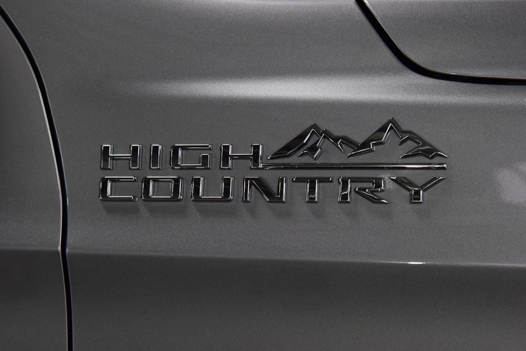 New 2026 Chevrolet Suburban High Country AWD/4WD image 16