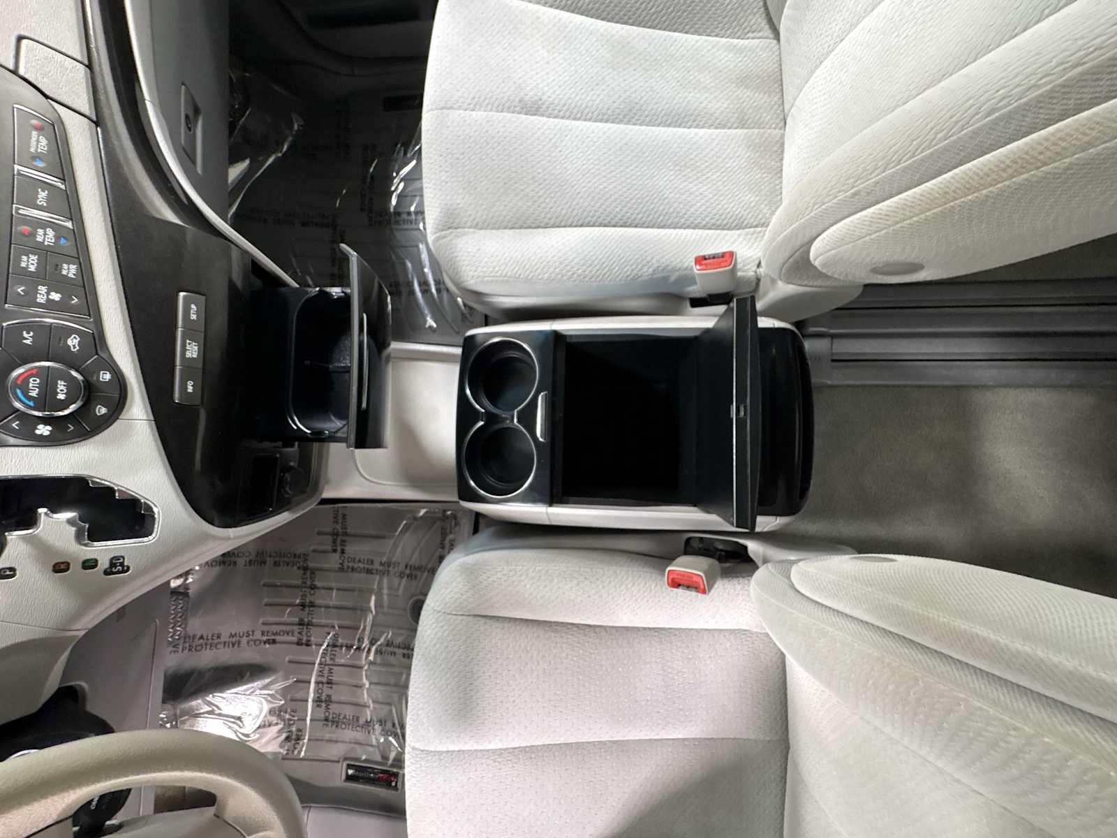 Used 2014 Toyota Sienna LE FWD image 22