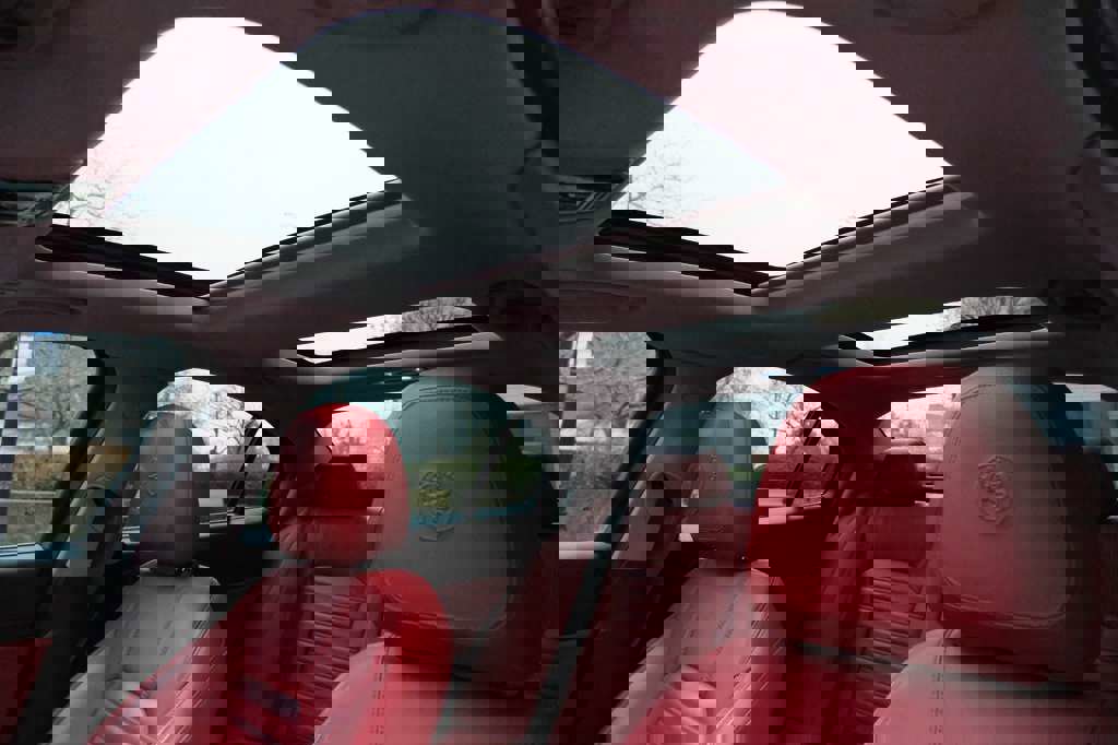 Used 2019 Alfa Romeo Giulia Ti w/ Quick Order Package 22Z Lusso image 33