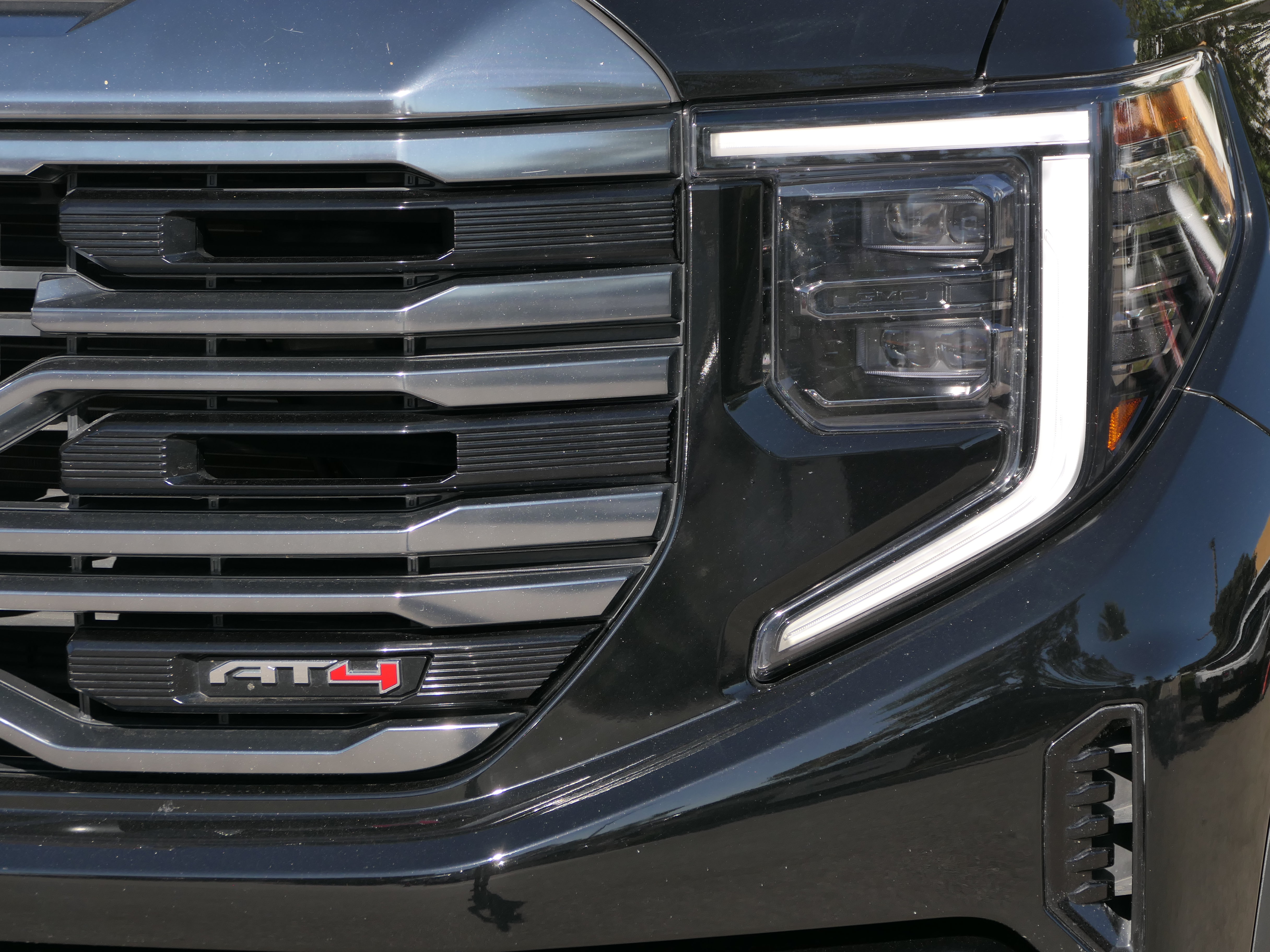 Used 2023 GMC Sierra 1500 AT4 w/ AT4 Premium Package AWD/4WD image 10