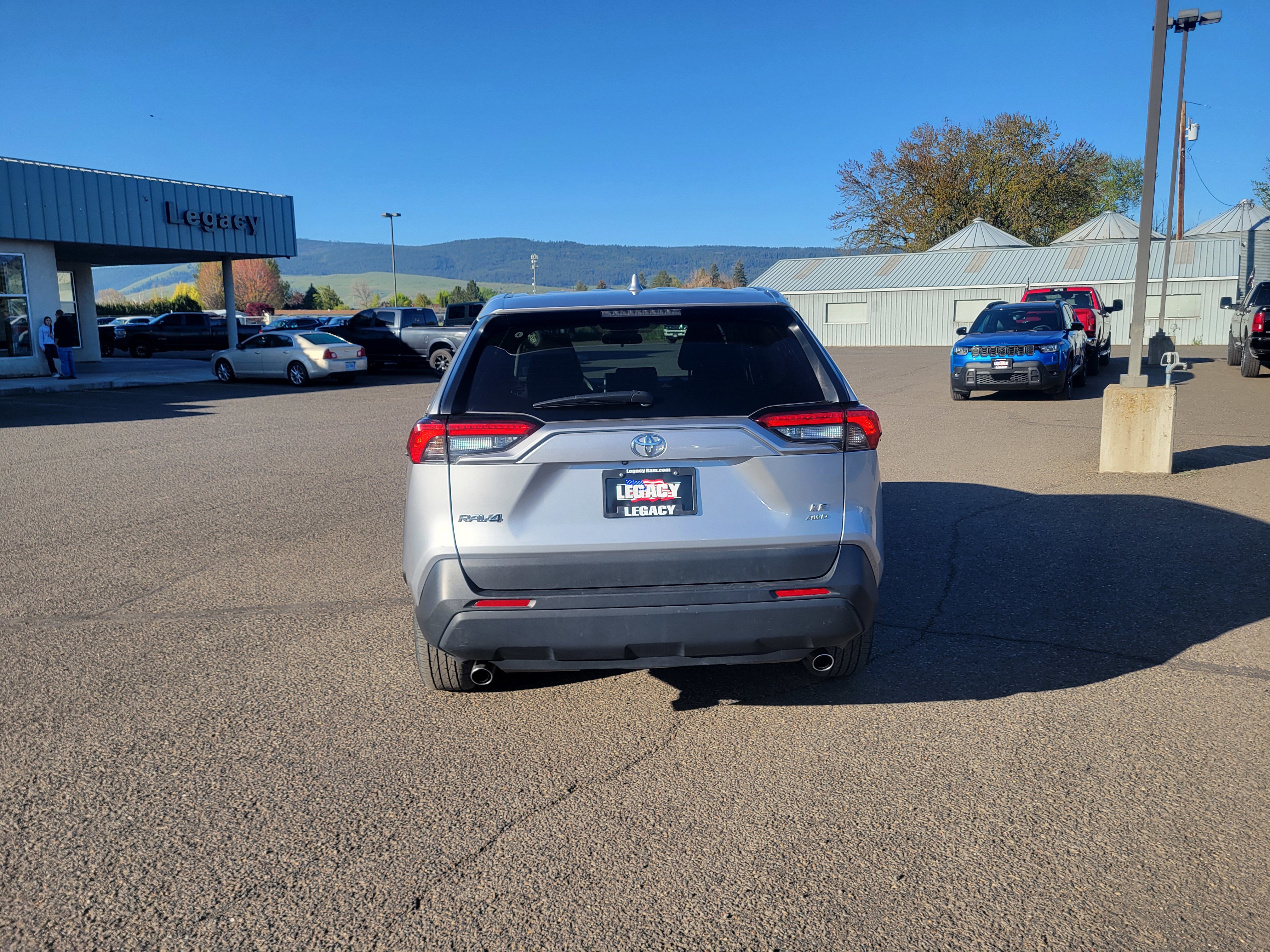 Used 2024 Toyota RAV4 LE AWD/4WD image 12