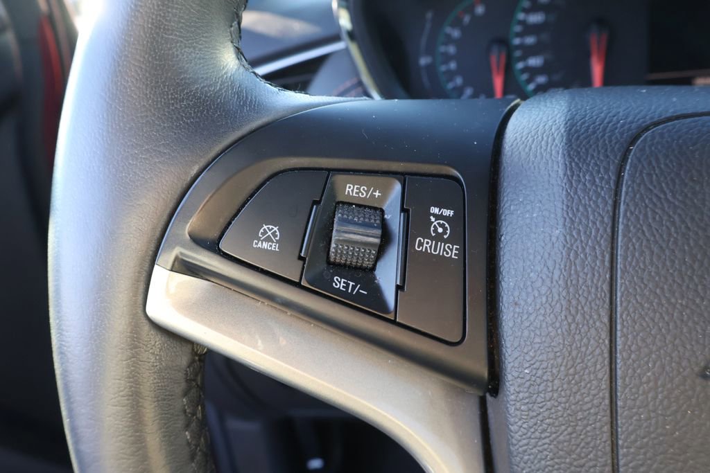 Used 2022 Chevrolet Trax LT w/ LT Convenience Package image 26