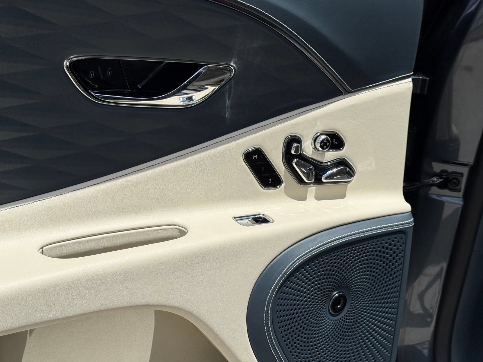 Used 2020 Bentley Flying Spur W12 AWD/4WD image 34