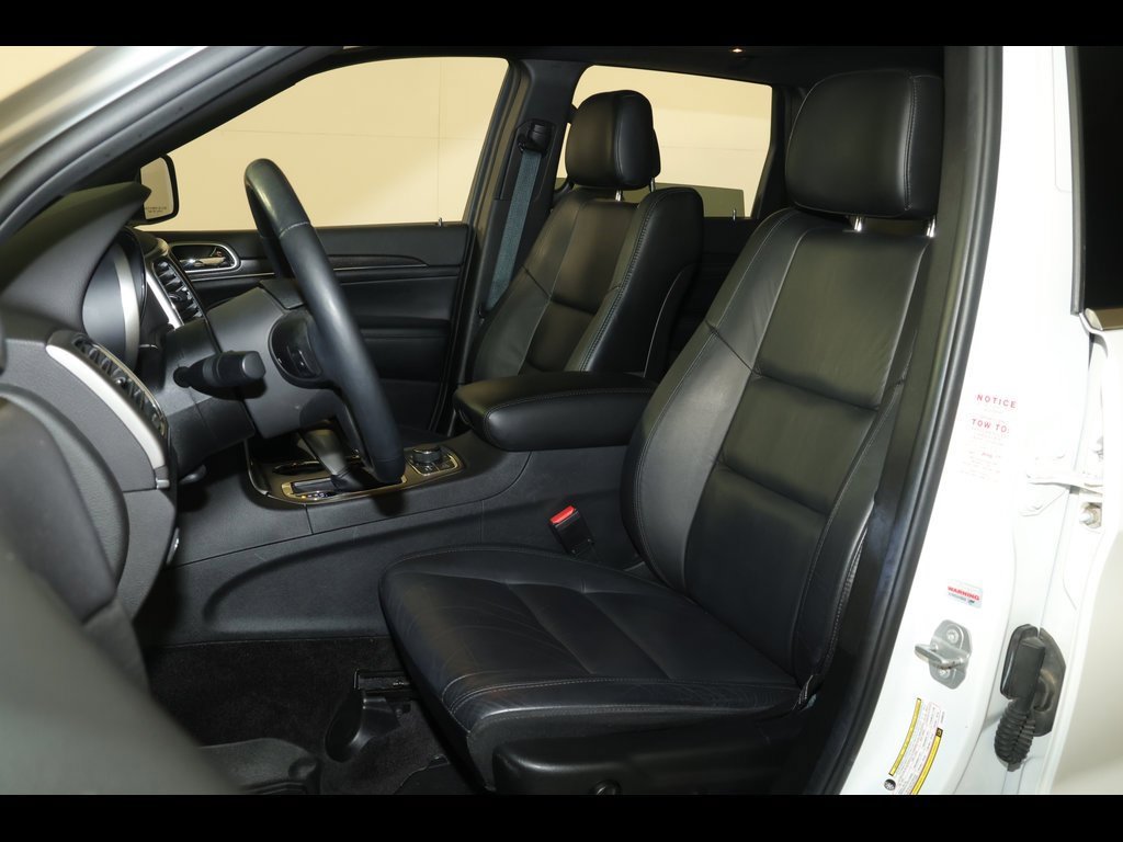 Used 2018 Jeep Grand Cherokee Limited image 25