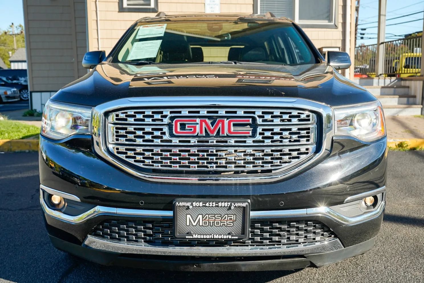 Used 2019 GMC Acadia Denali FWD image 2